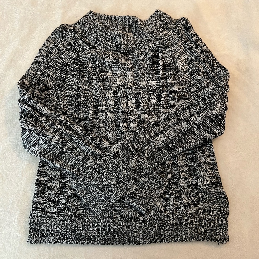Women’s Black and White Knit Top
